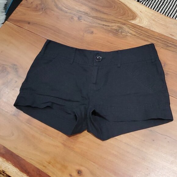 Vintage Black Linen Shorts - Picture 4 of 16